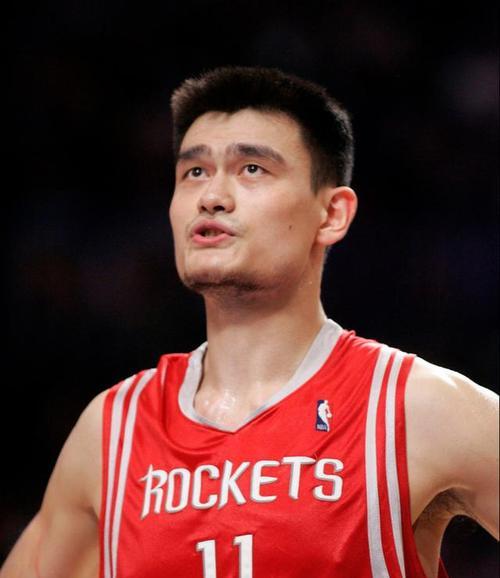 最强NBA姚明——属性能力详解（探究姚明在NBA游戏中的技能属性以及进攻和防守能力）
