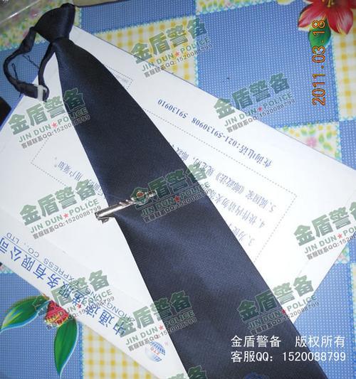 《灵媒》游戏领带夹位置揭秘！（领带夹的重要性和正确佩戴方法）