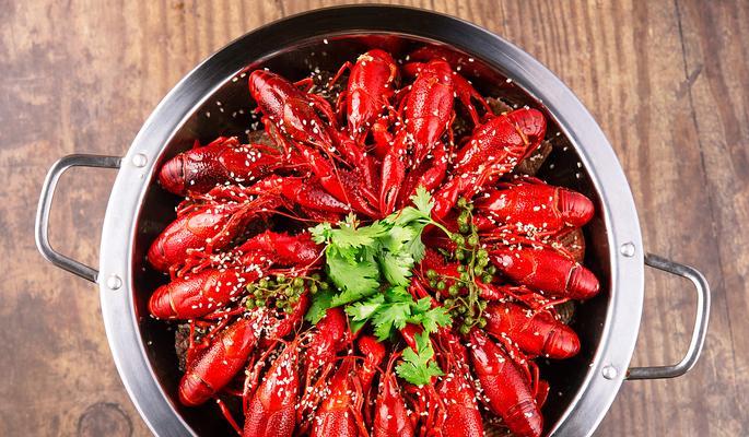 摩尔庄园手游中麻辣小龙虾的制作方法是什么？如何获得最佳口味的小龙虾菜谱？