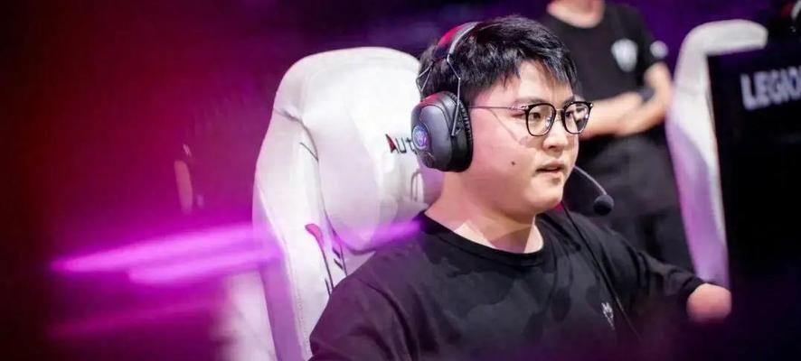 英雄联盟在中国的引进过程中谁是关键人物？中间人的作用是什么？