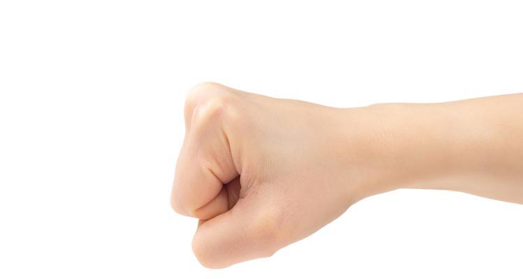 绝地求生中如何启用拳头模式？拳头模式的激活方法是什么？