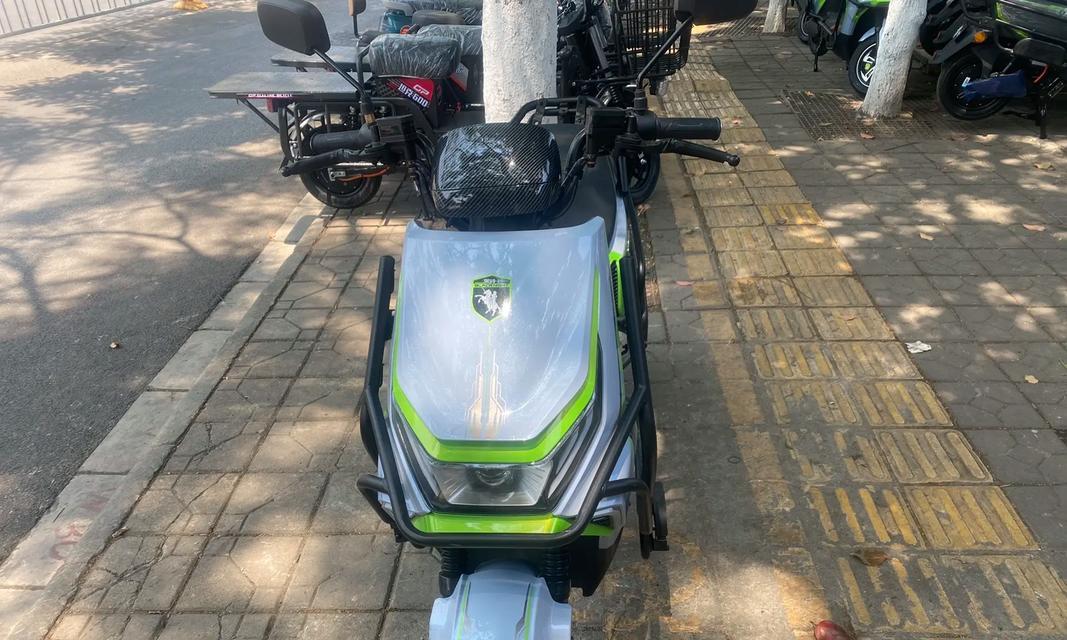 《天天飞车》新车V骑士技能全解析（V骑士登场）